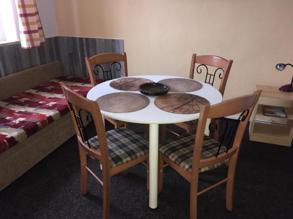 Apartmany Forest Kovarska Bagian luar foto
